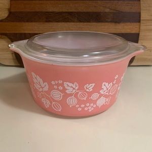 Vintage Pyrex Gooseberry With LID